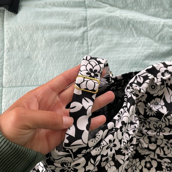 Swimsuit Top - full coverage - Picture 4 of 5